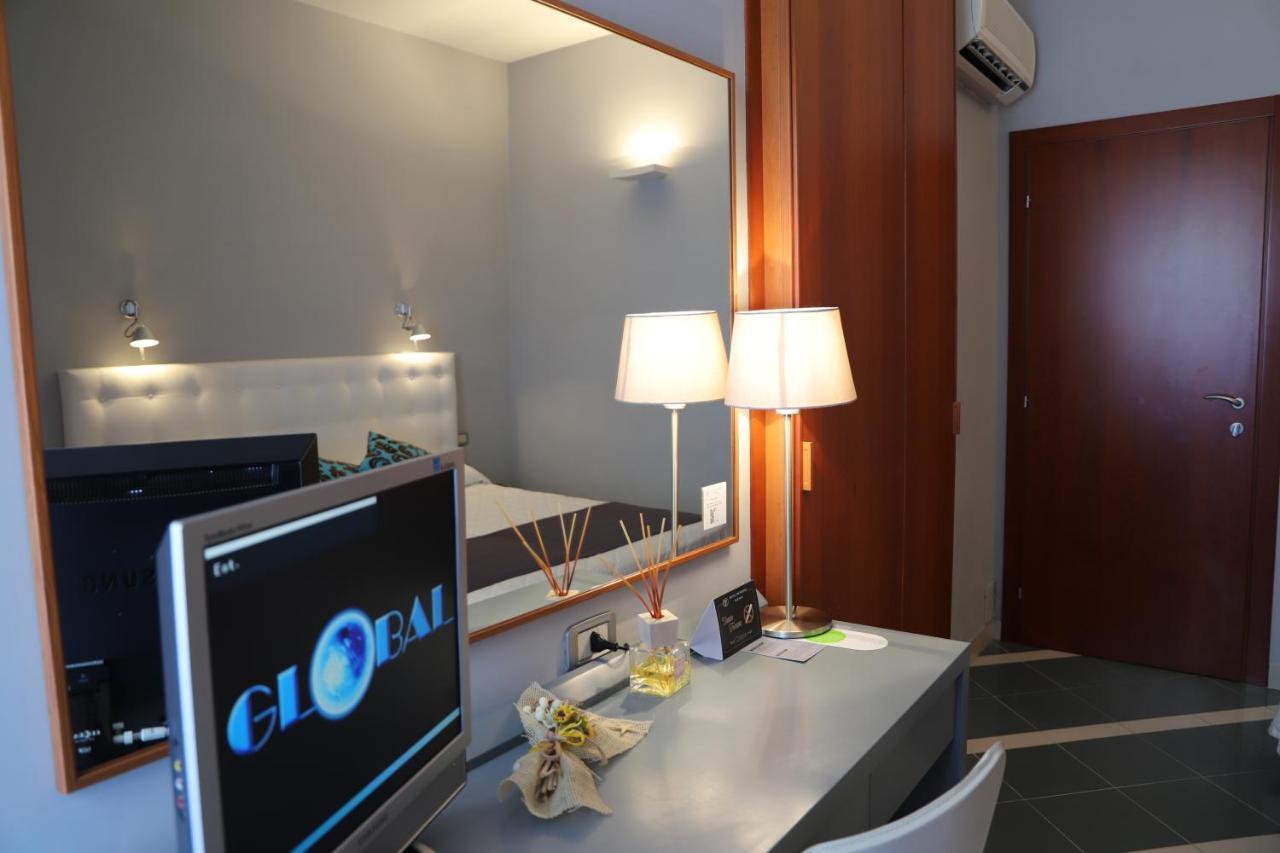 Hotel Metropol Сенигалия Екстериор снимка
